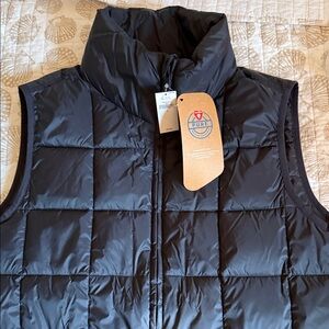 GAP Black Puffer Vest